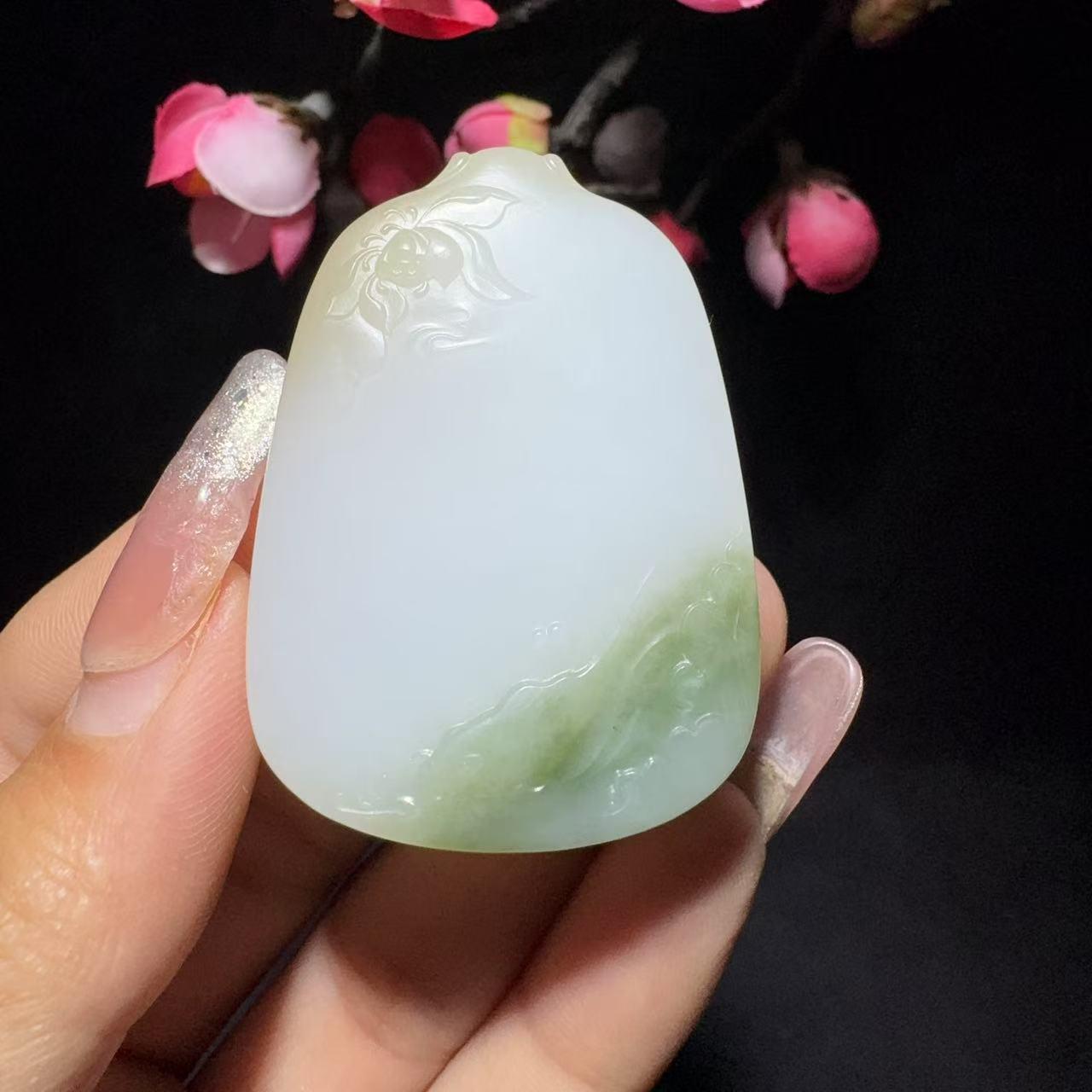 和田玉三色挂件连年有余（33.9g）