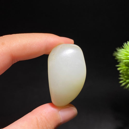 和田玉白玉洒金皮籽料原石（19g）