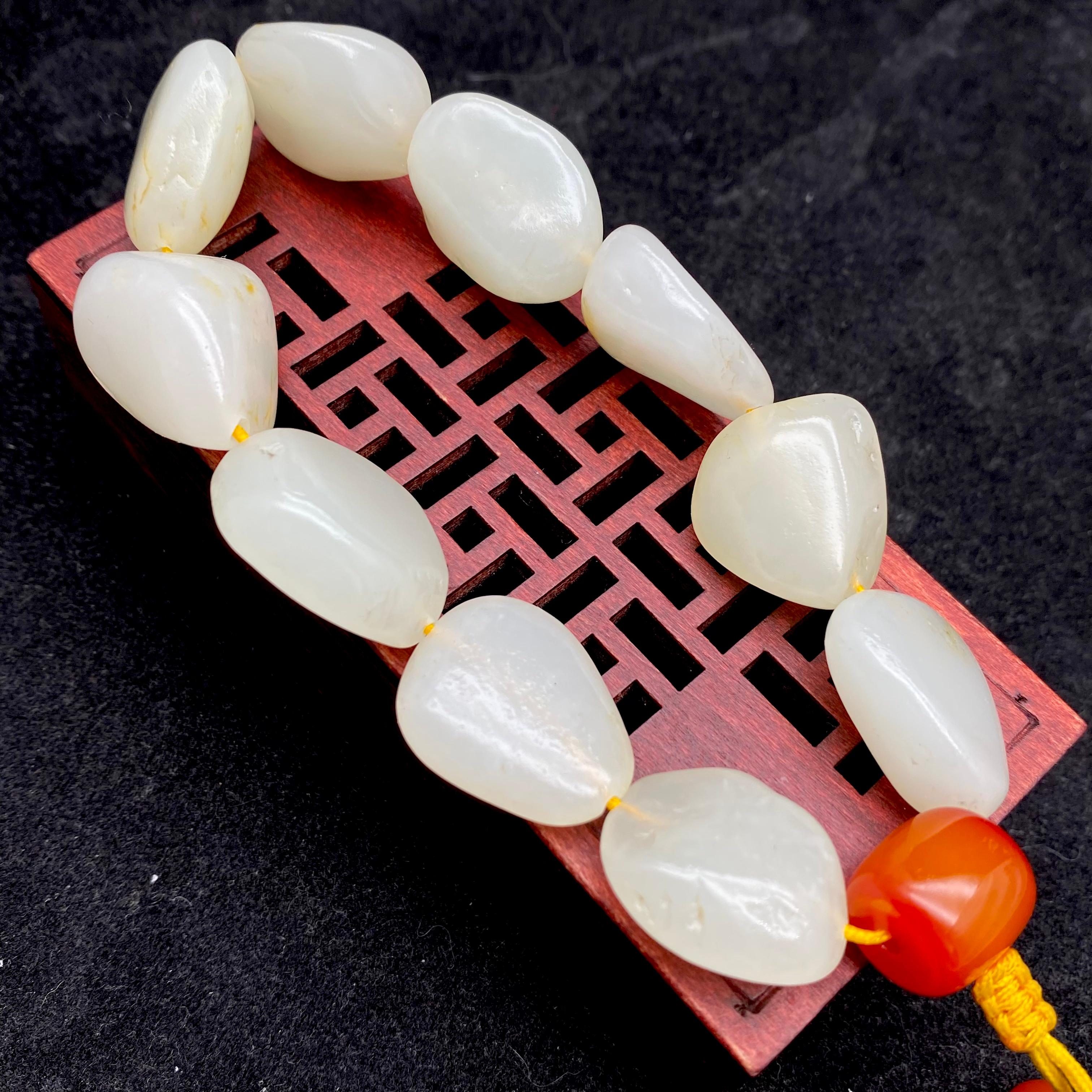 和田玉白玉【精品手串】（53.9g） – 厚德载玉