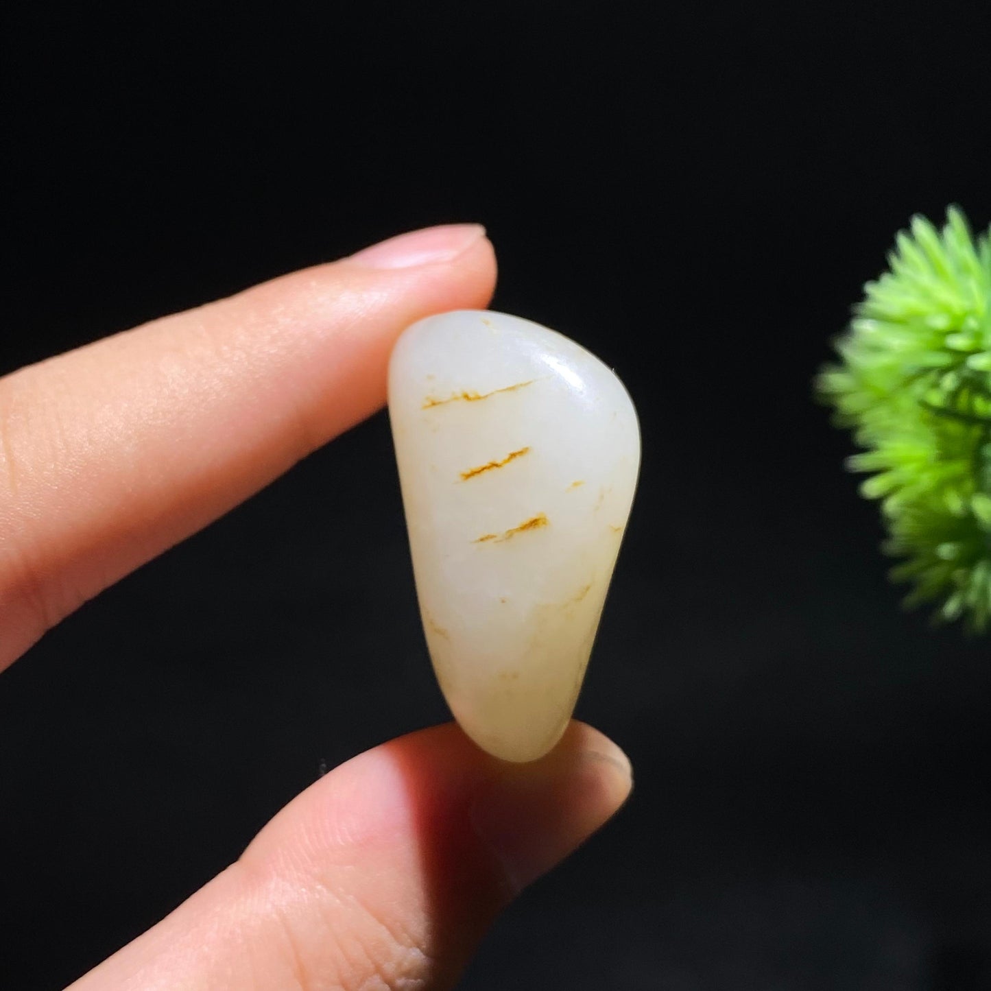 和田玉白玉洒红皮籽料原石（17.9g）