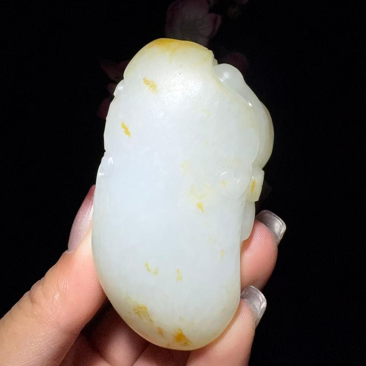 和田玉籽料手把件太平有象（161.7g）