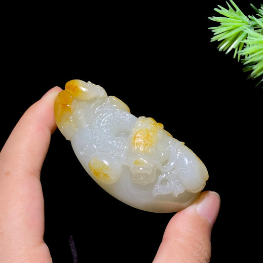 和田玉籽料龙行天下（81.1g）