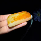 收藏级和田玉籽料平安无事牌（60.9g）