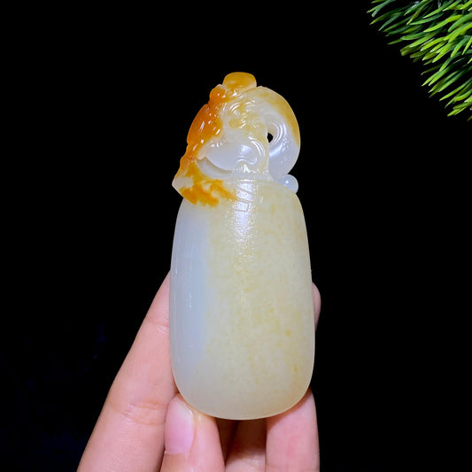 和田玉籽料龙牌（63.6g）