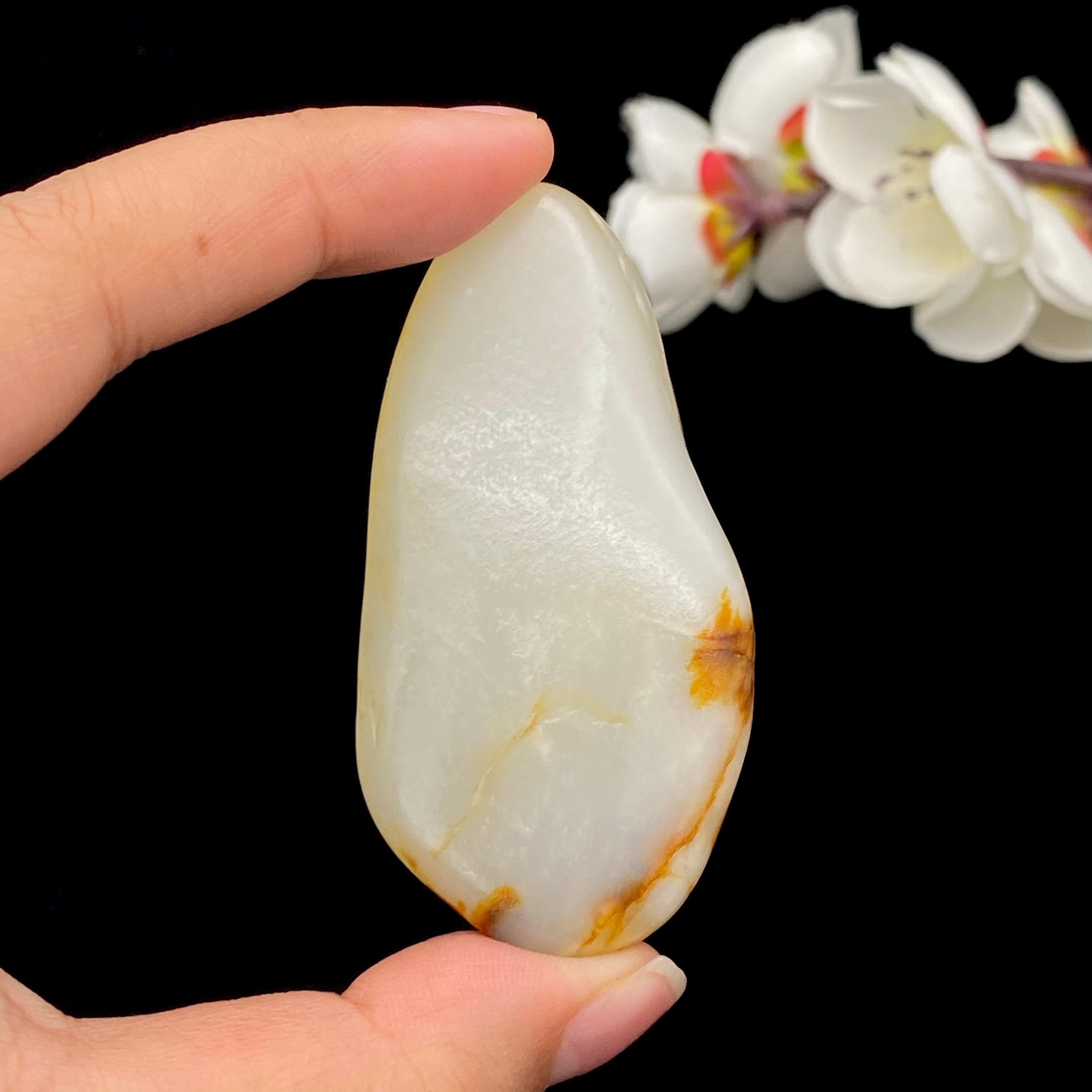 和田玉黄皮籽料挂件（44.2g）