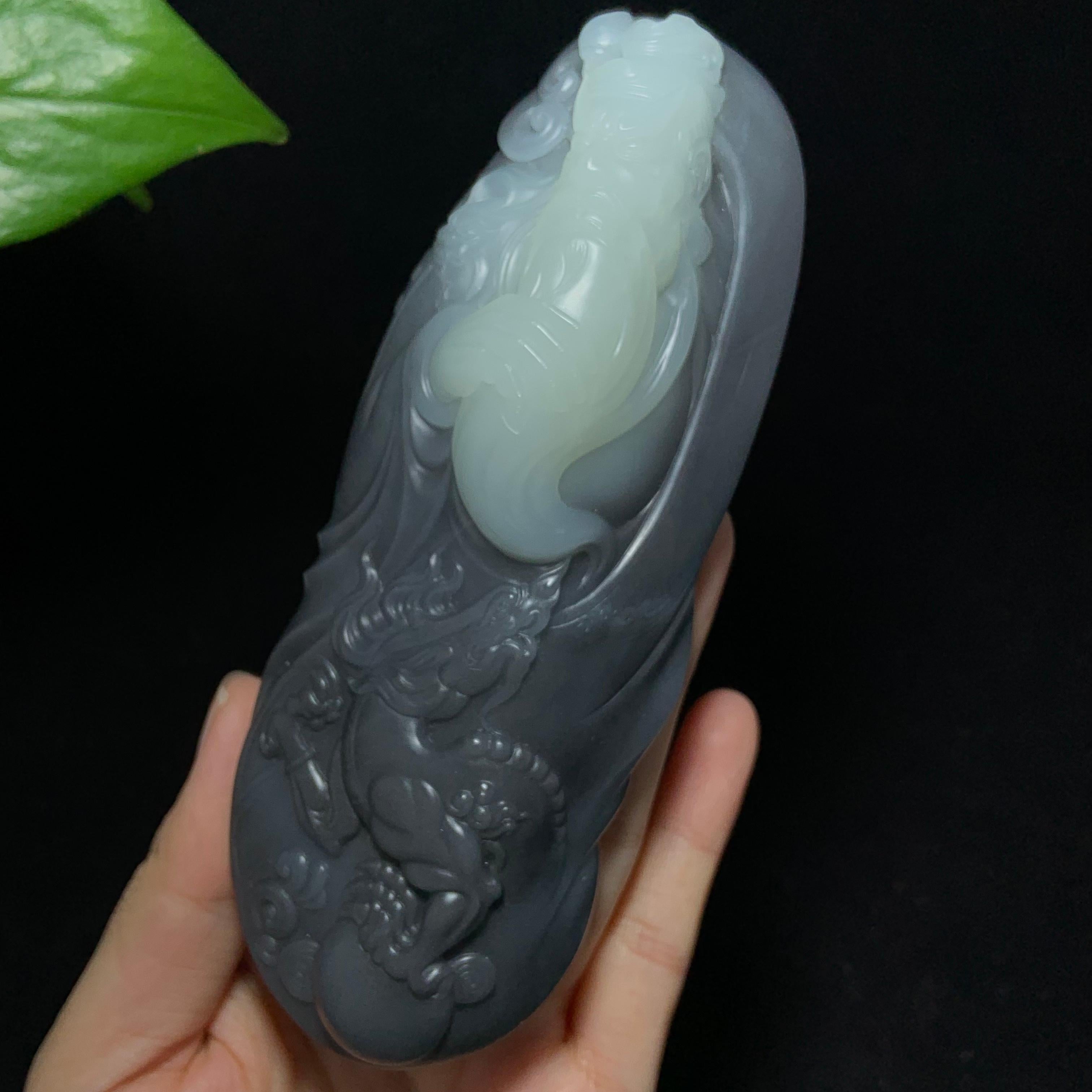 收藏传承级和田籽料青花御龙关公手把件（300.0g）