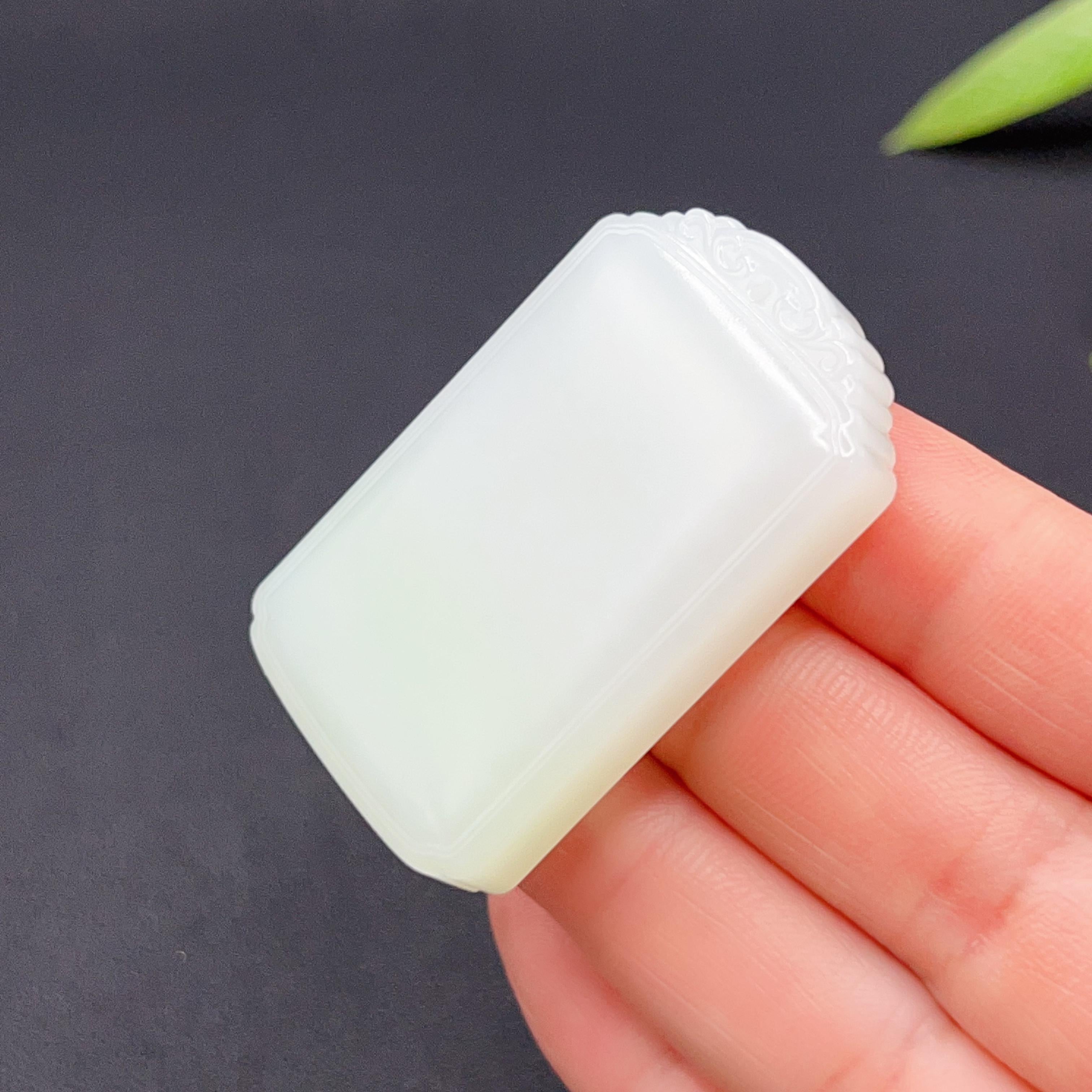 和田玉羊脂白玉平安无事牌玉牌（32.9g）