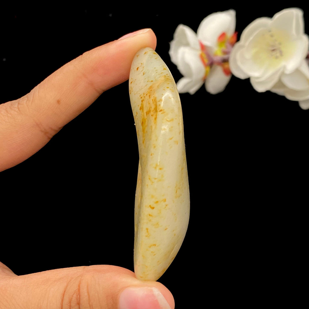 和田玉洒金皮籽料手把件（63.4g）