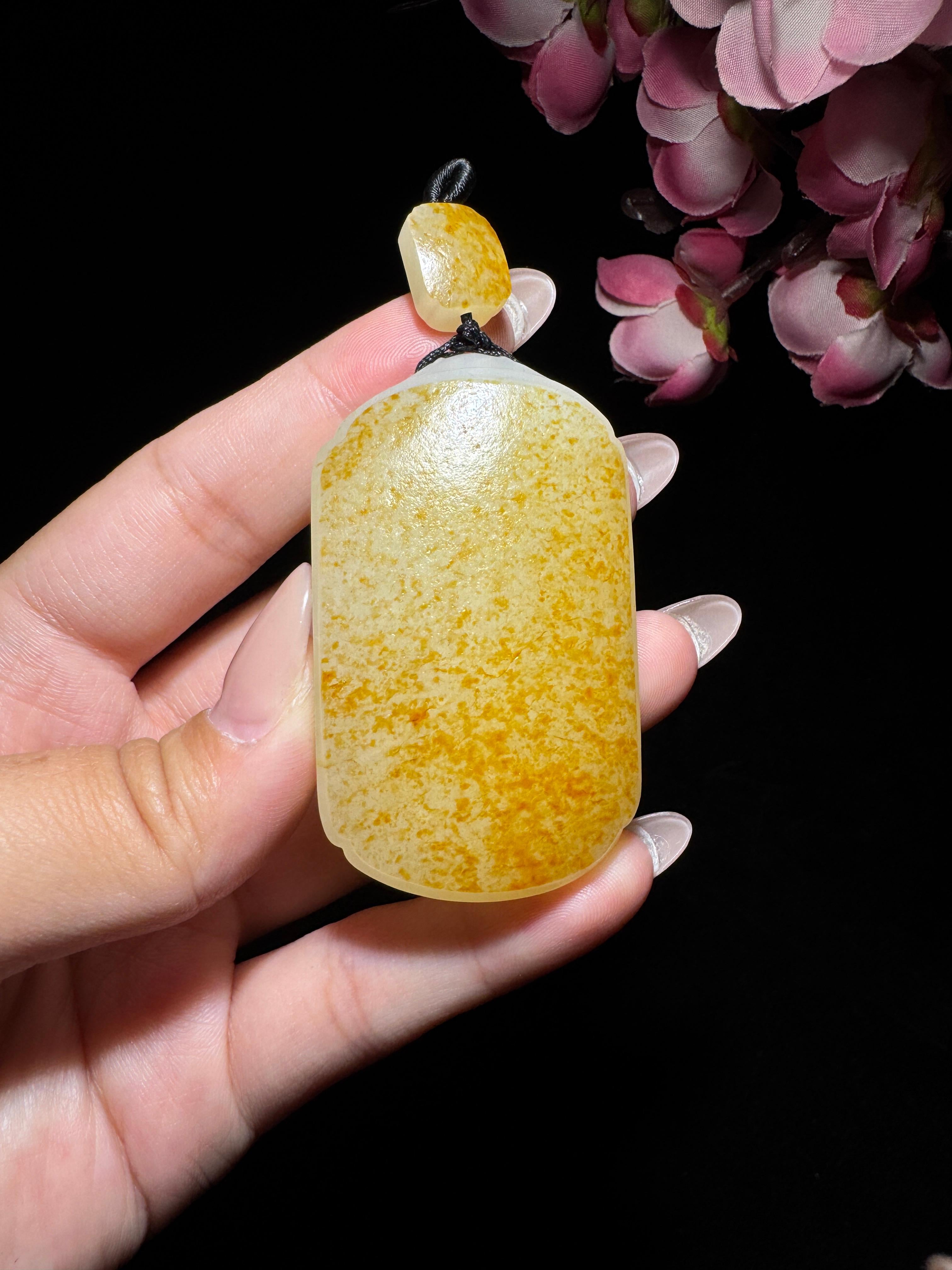 和田玉籽料满皮无事牌（56.5g）