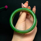 收藏级和田玉碧玉阳绿手镯（67.7g）