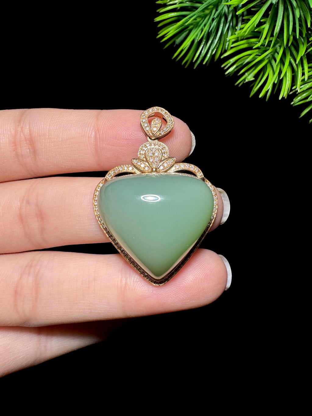 和田玉金镶玉粉青心型挂件（12.6g）
