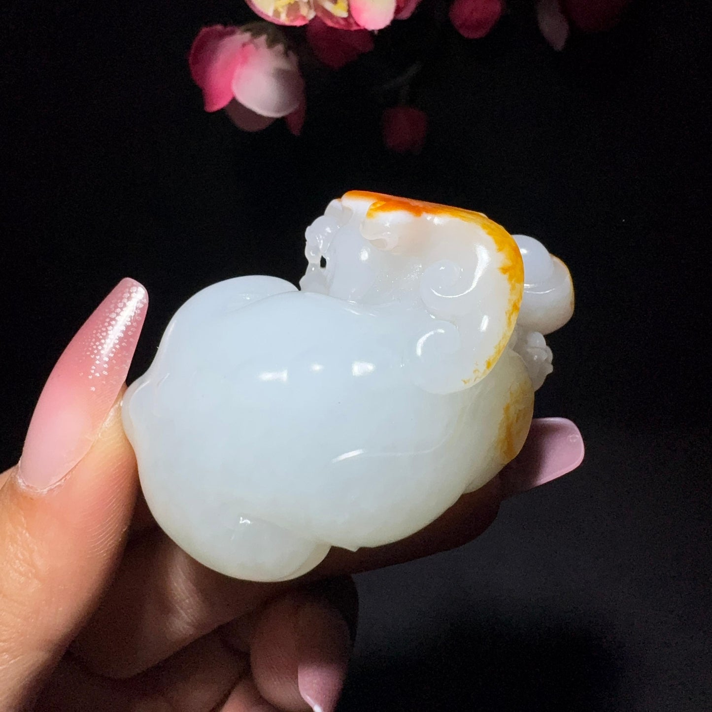 和田玉籽料貔貅手把件（72.8克）
