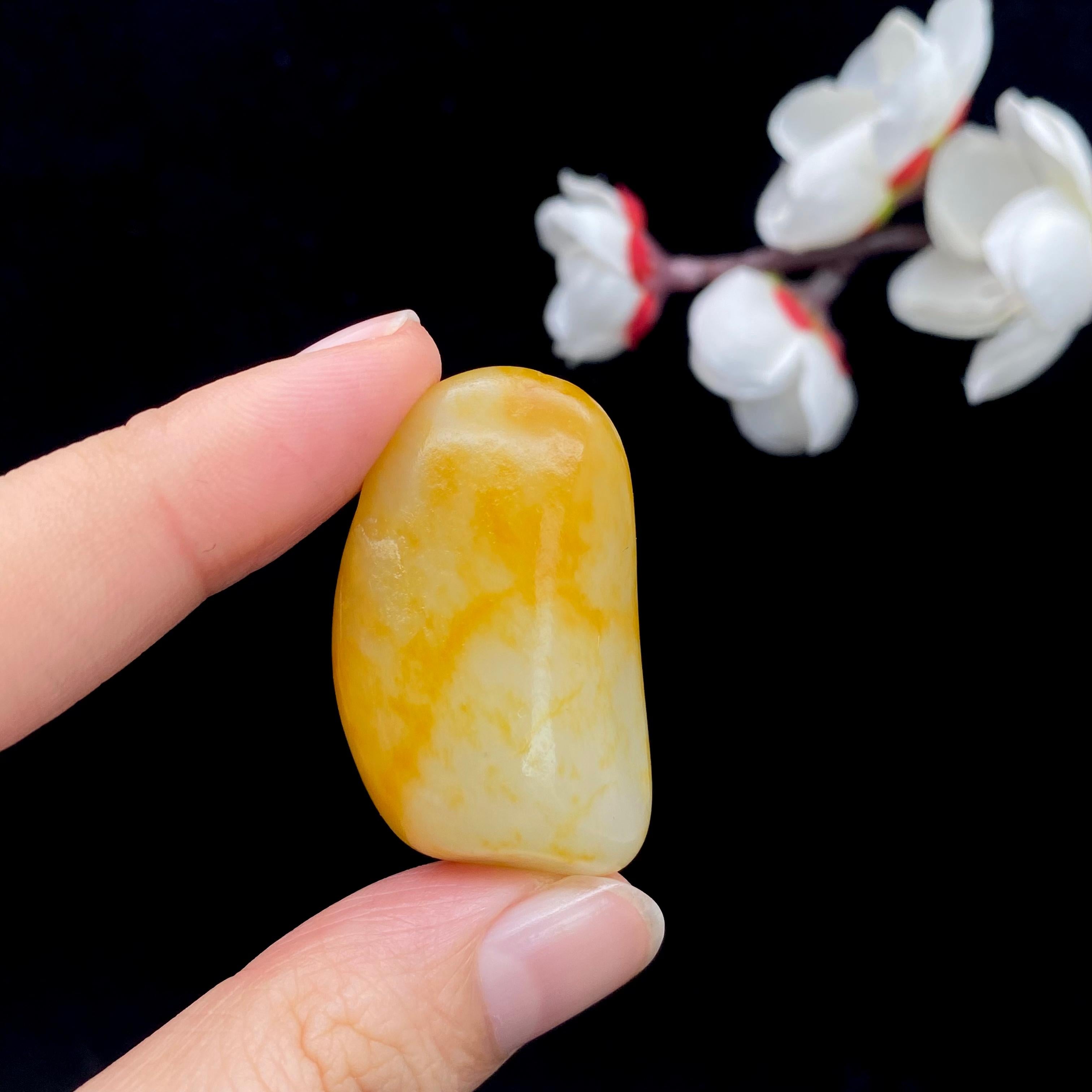 和田玉黄皮籽料原石（16.1g）