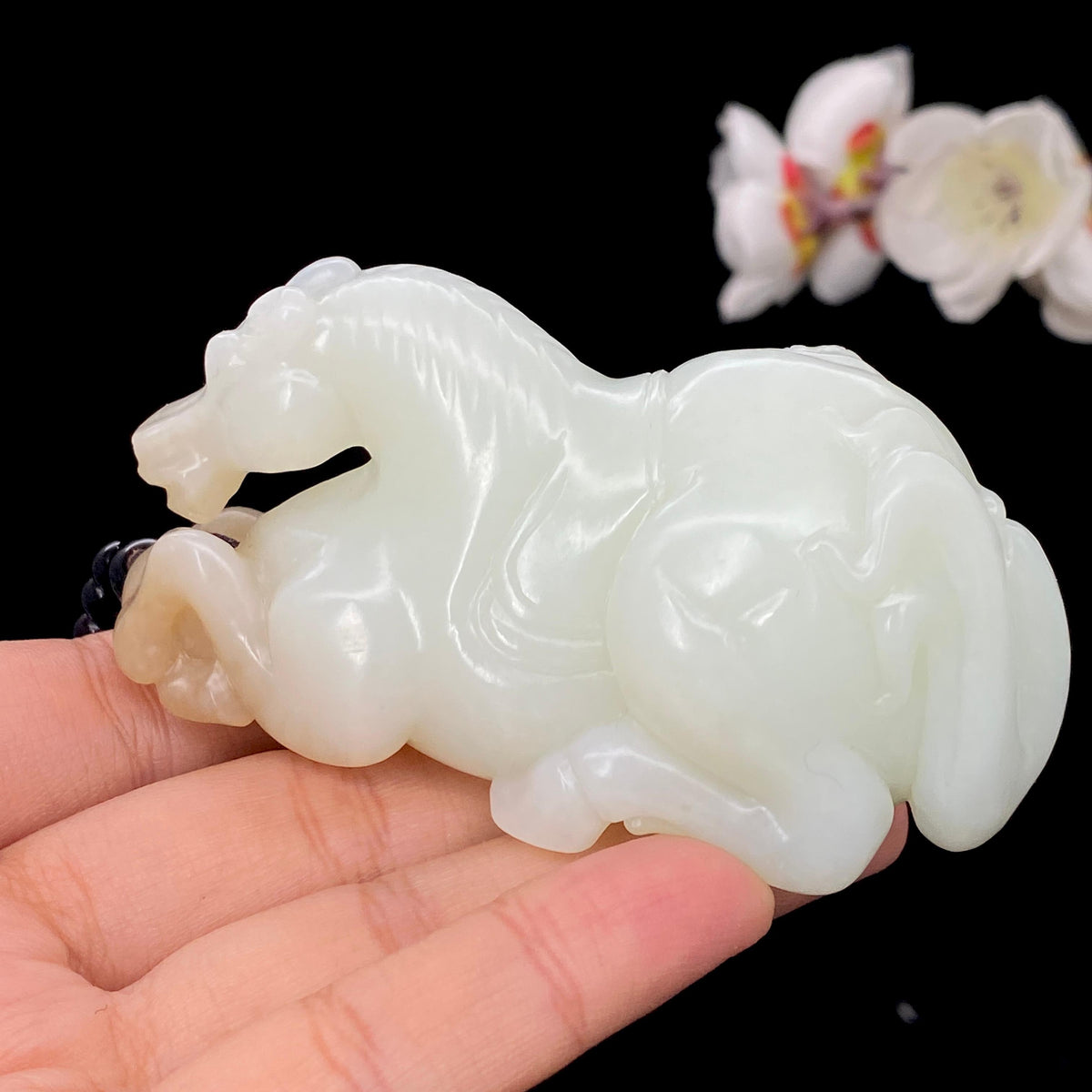 和田玉糖白【马到成功】手把件（168.7g）