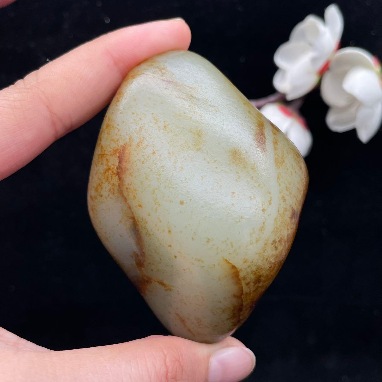 和田玉　和闐玉　彫刻　手把件　98g 和田玉洒金皮籽料手把件（162.1g） – 厚德载玉