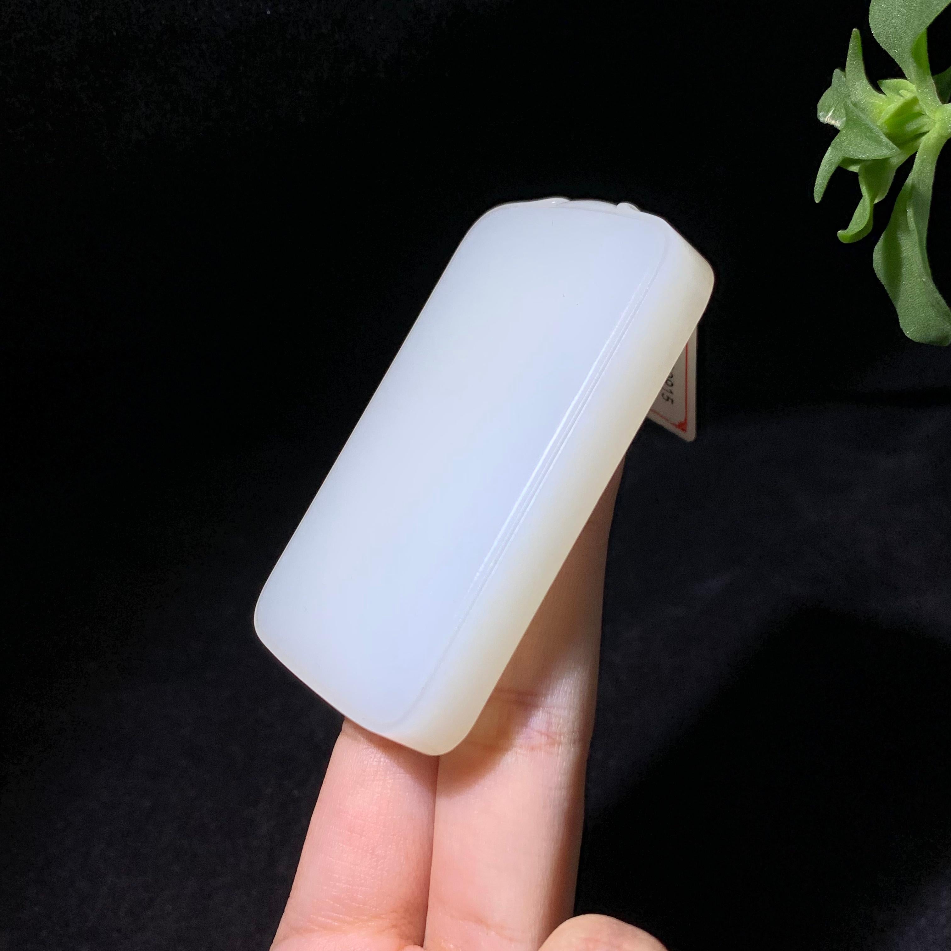 收藏级和田山料羊脂白玉无事牌（79.0g）