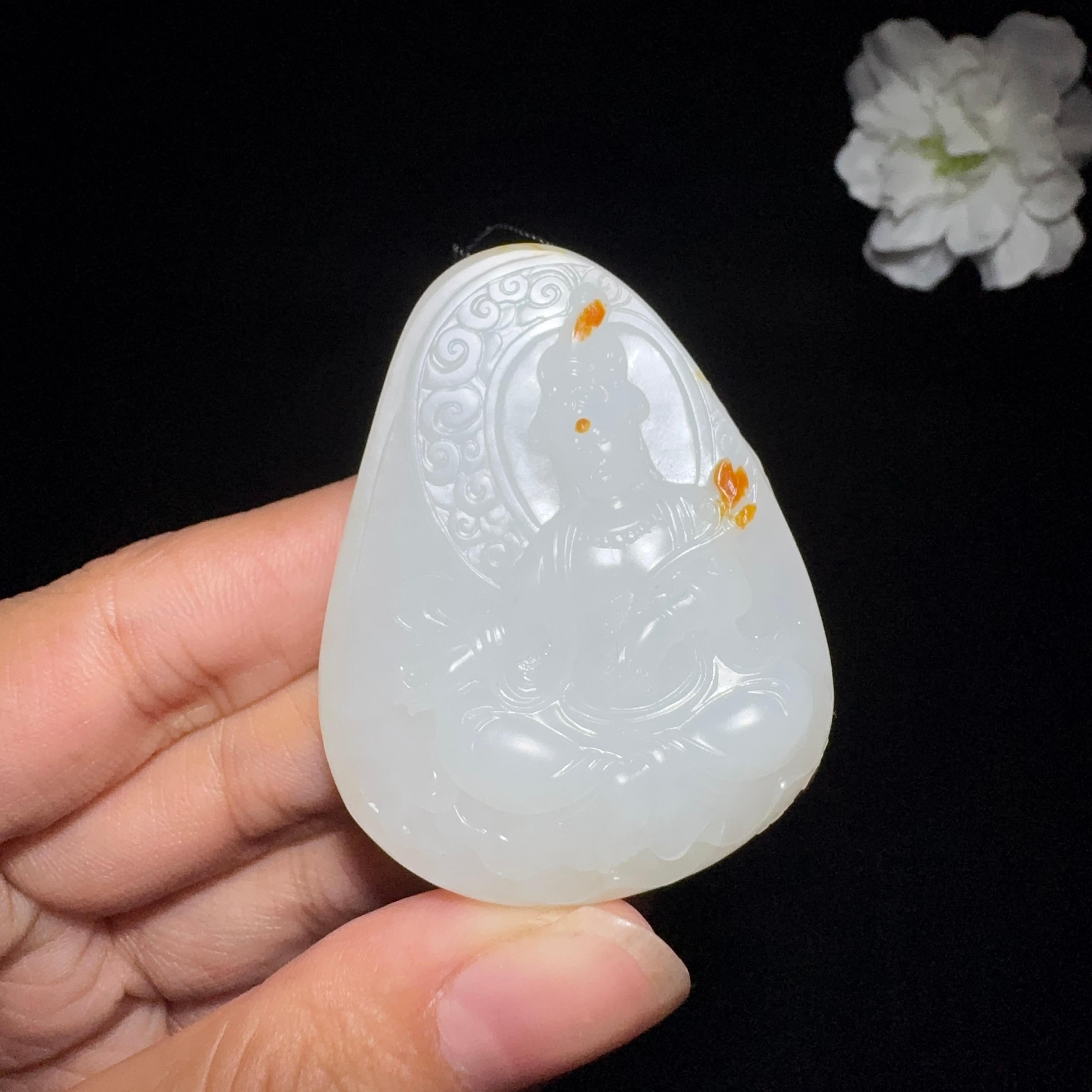 和田玉籽料观音（52.8g）