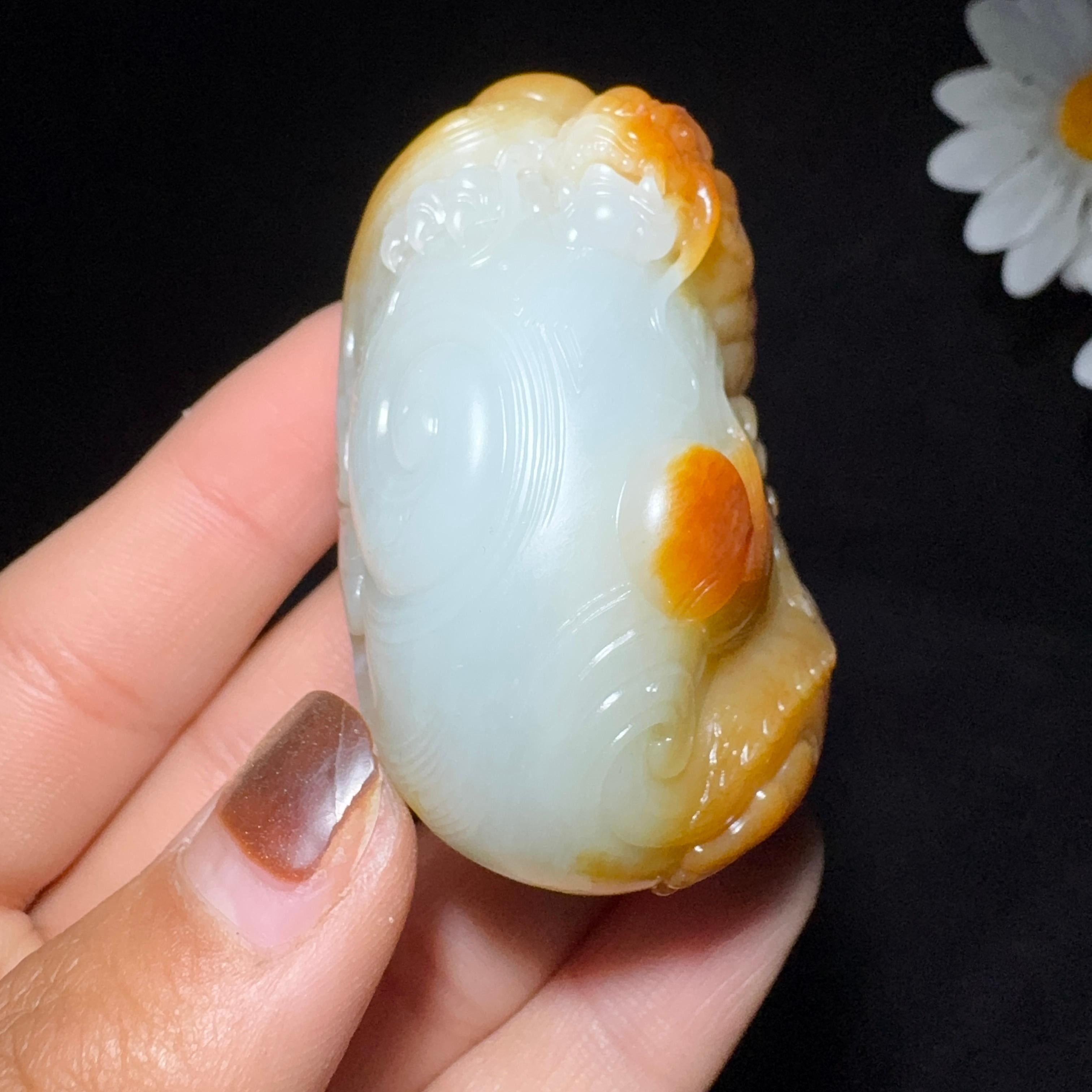 和田玉籽料挂件龙行天下手把件（92.6g）