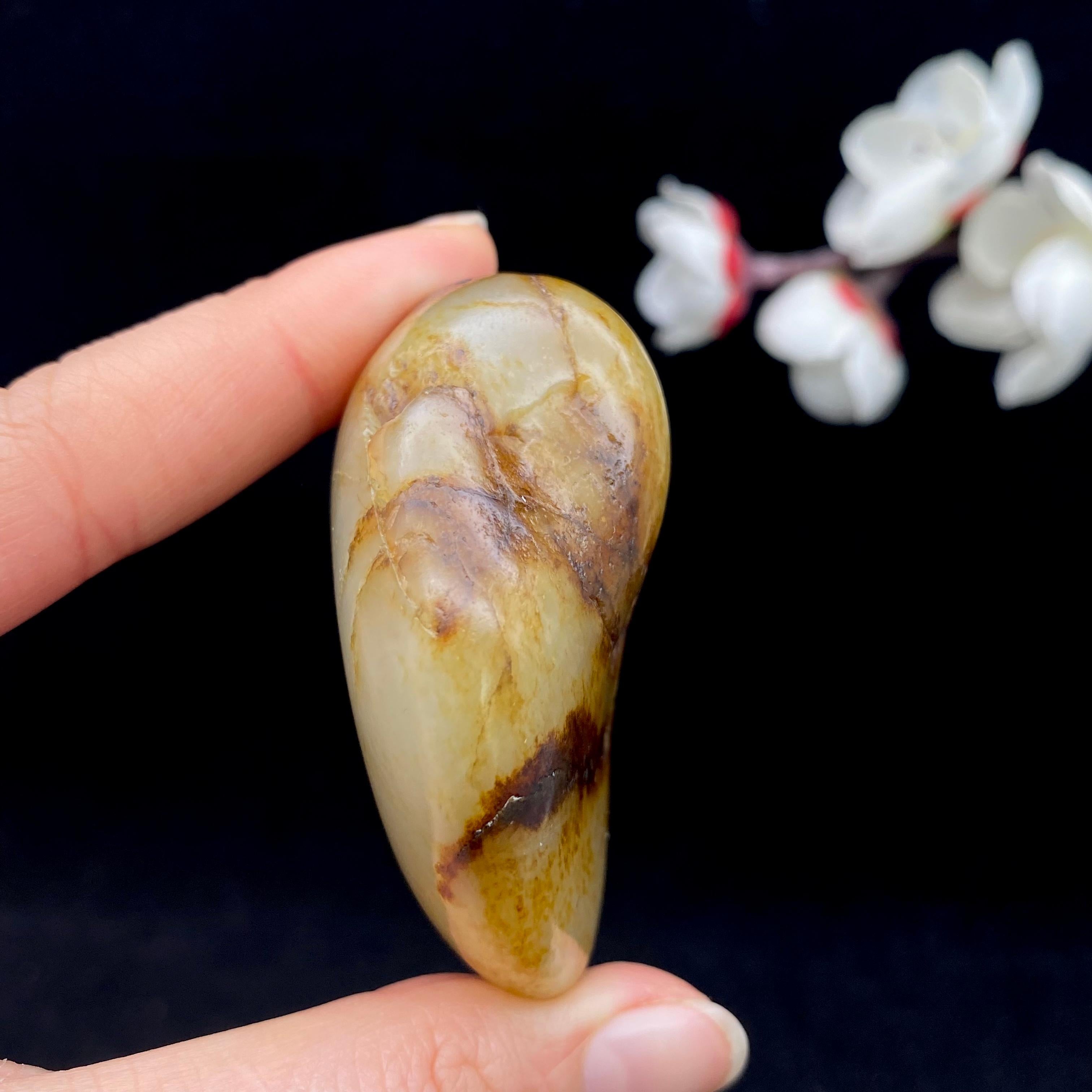 和田玉聚红皮籽料（90.2g）