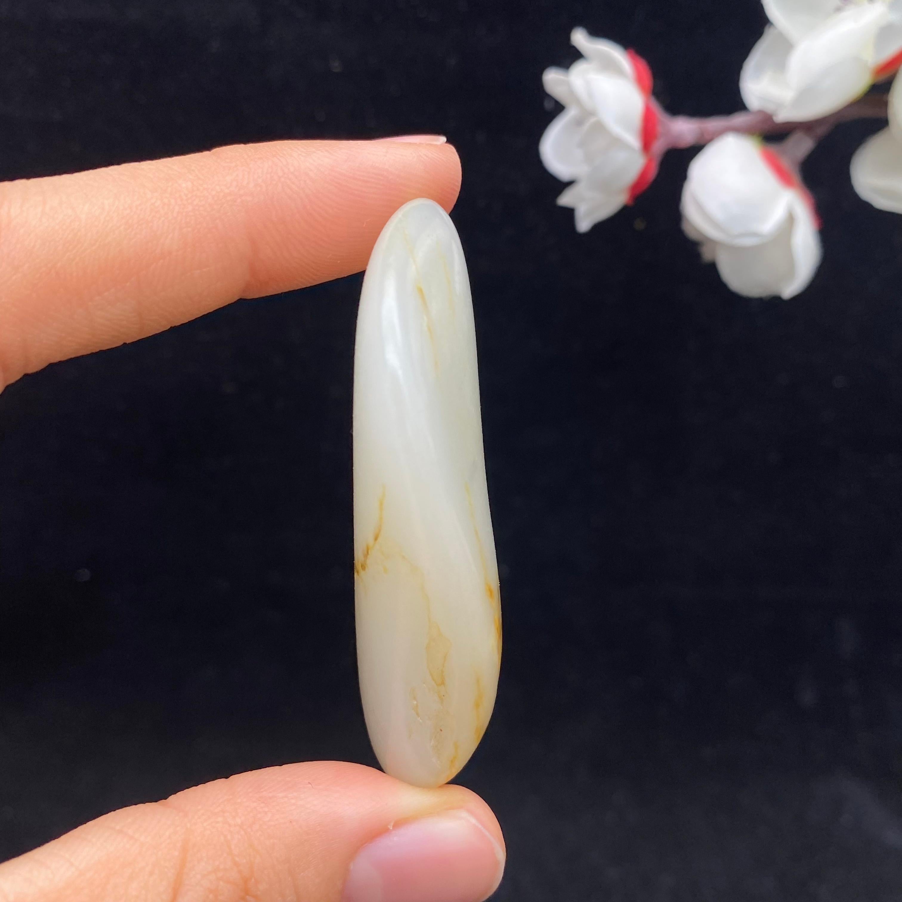 和田玉黄皮籽料挂件（46.6g）
