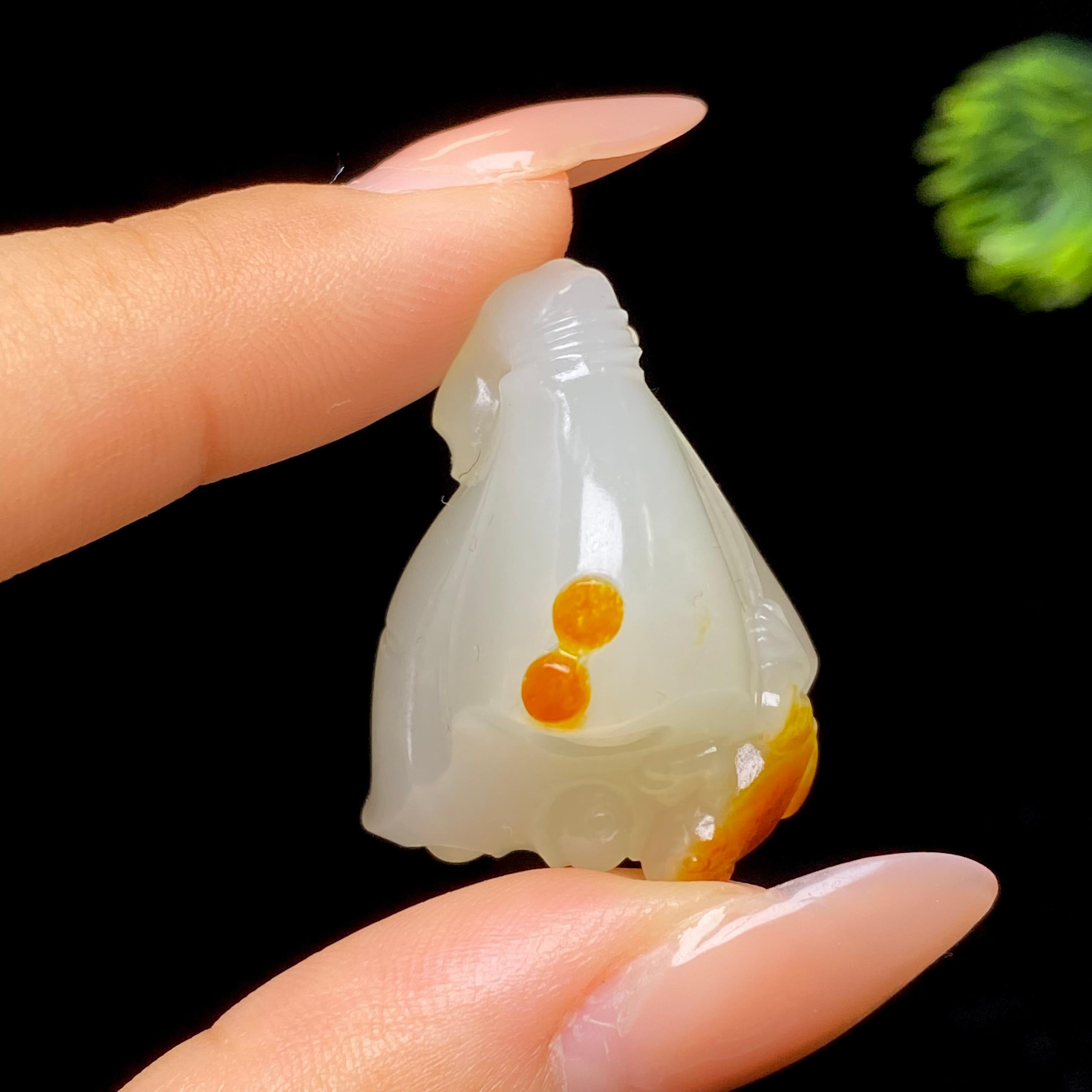 和田玉籽料莲蓬挂件（16.2g）