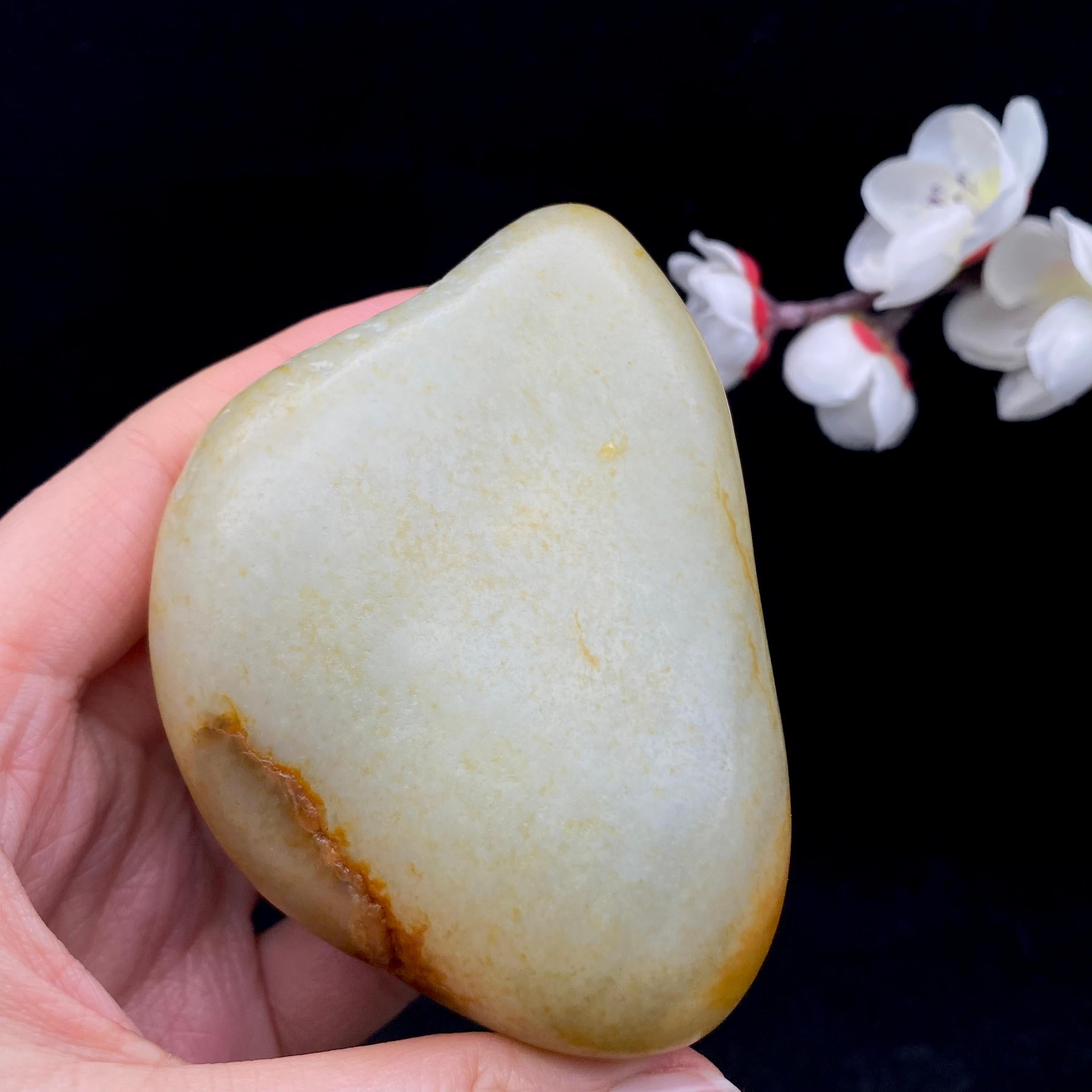 和田玉满洒金皮籽料手把件（283.8g）