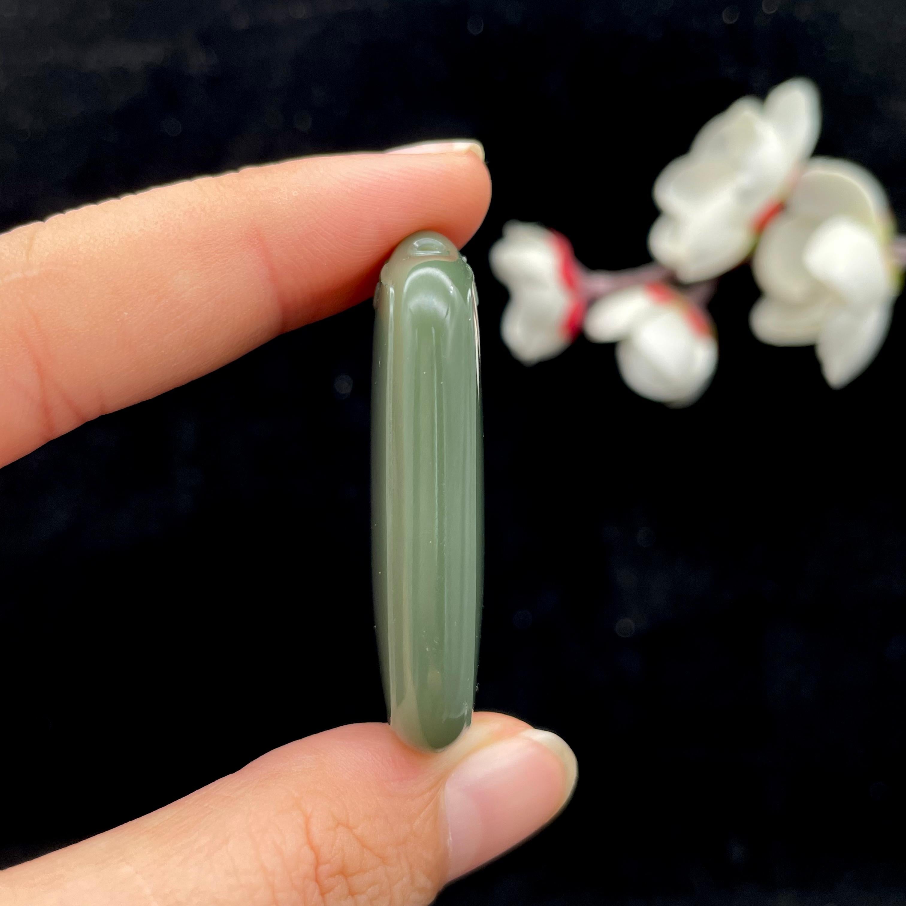 和田玉沙枣青籽料【平安无事牌】（24.6g）