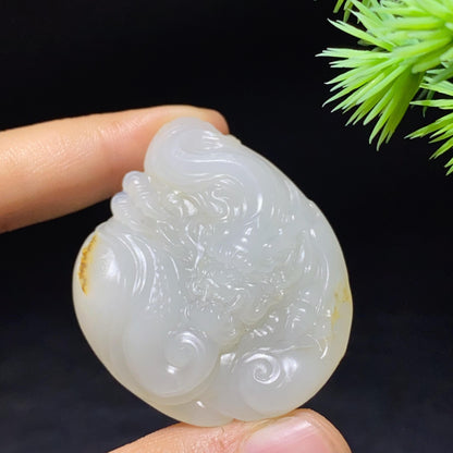 和田玉籽料龙行天下挂件（34.3g）