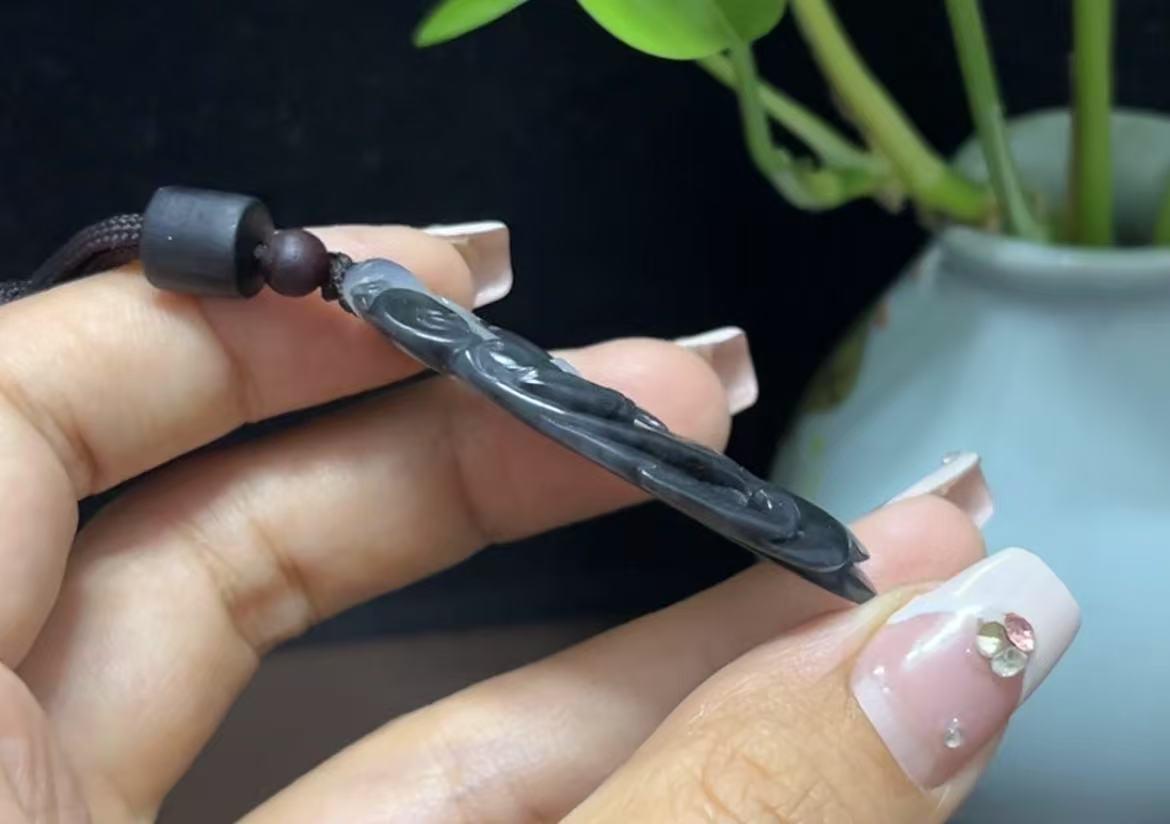和田玉黑白分明聚墨青花仿古龙凤牌（14.2g）