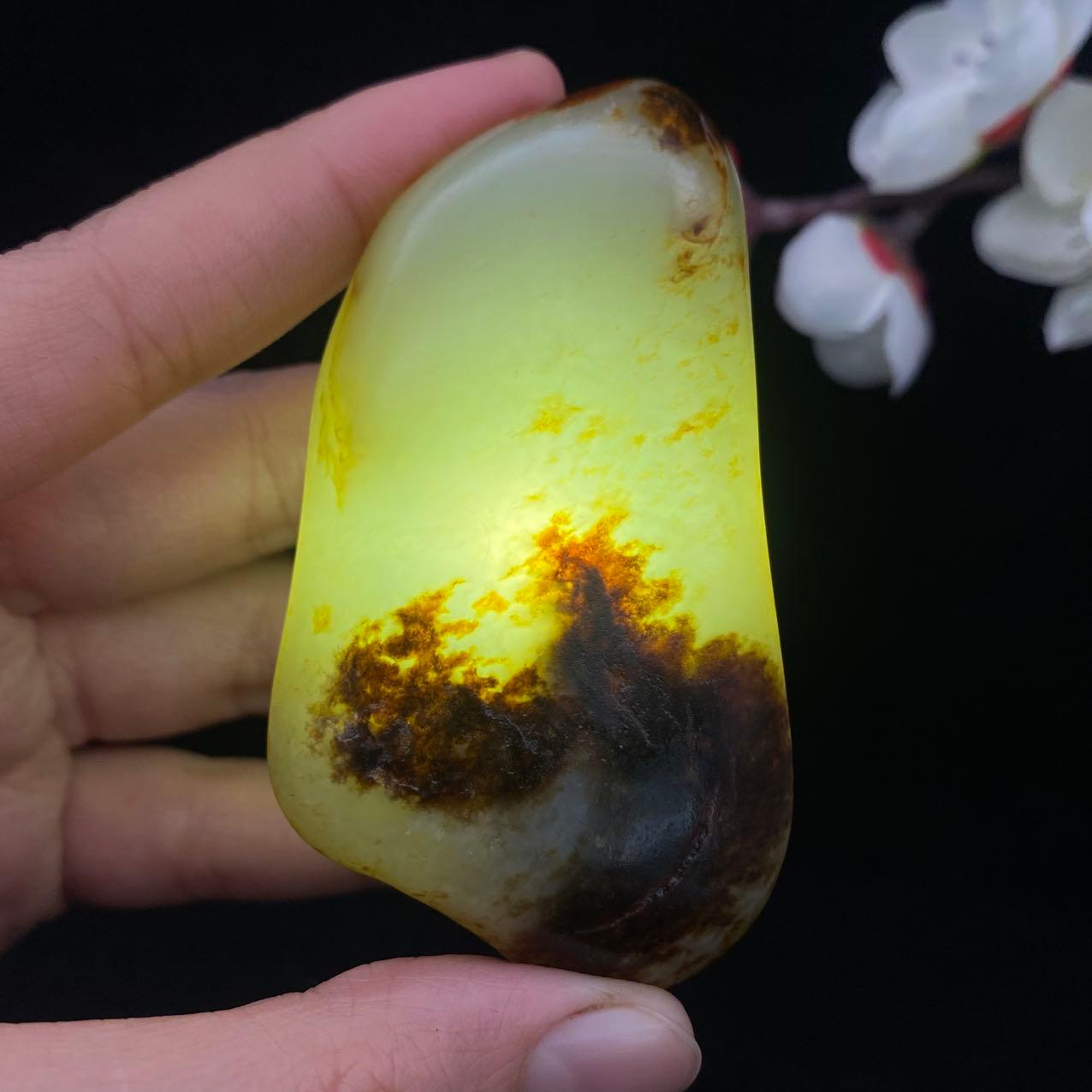 和田玉聚红皮籽料原石（62g）