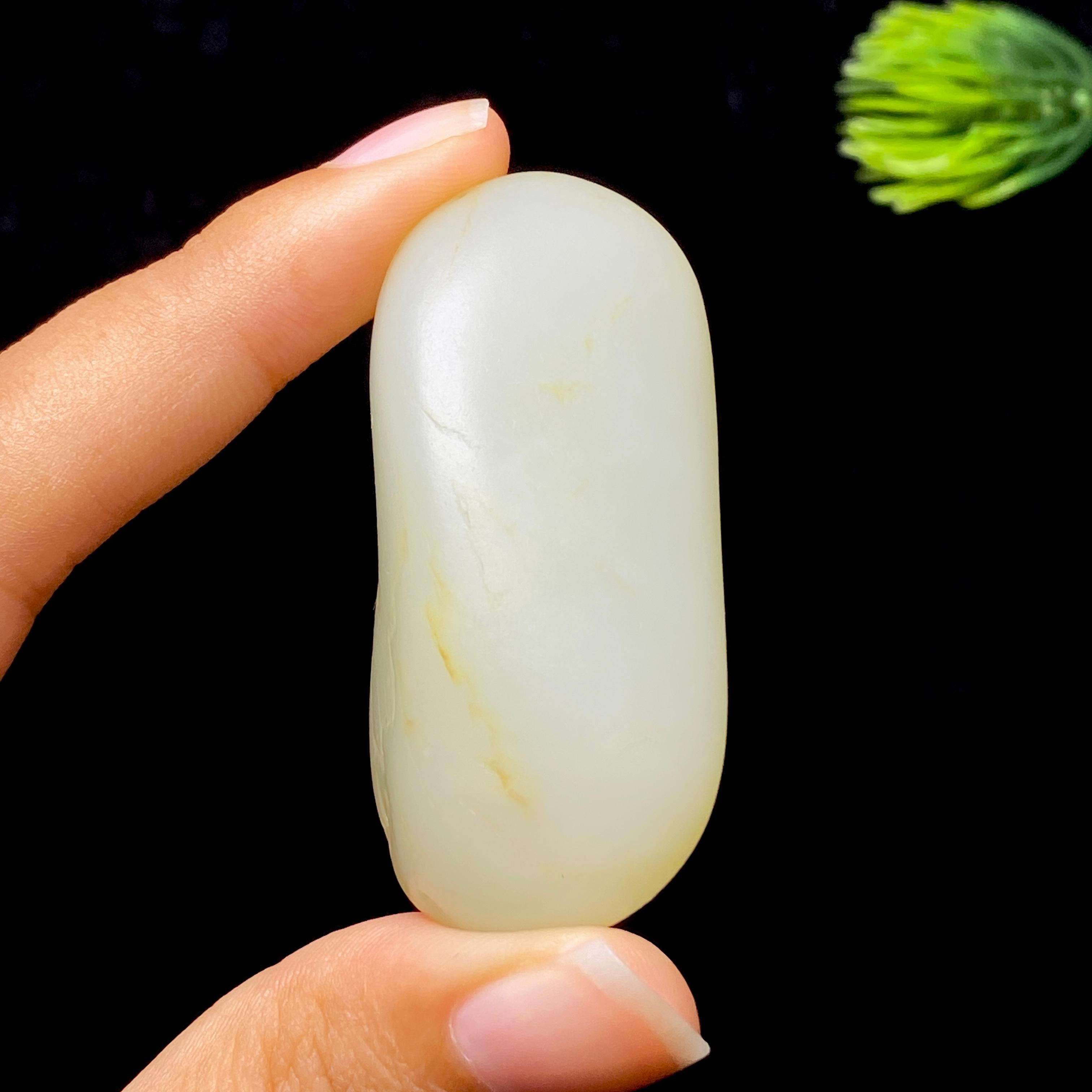 和田玉黄皮白玉籽料龙龟雕件（64.7g） – 厚德载玉
