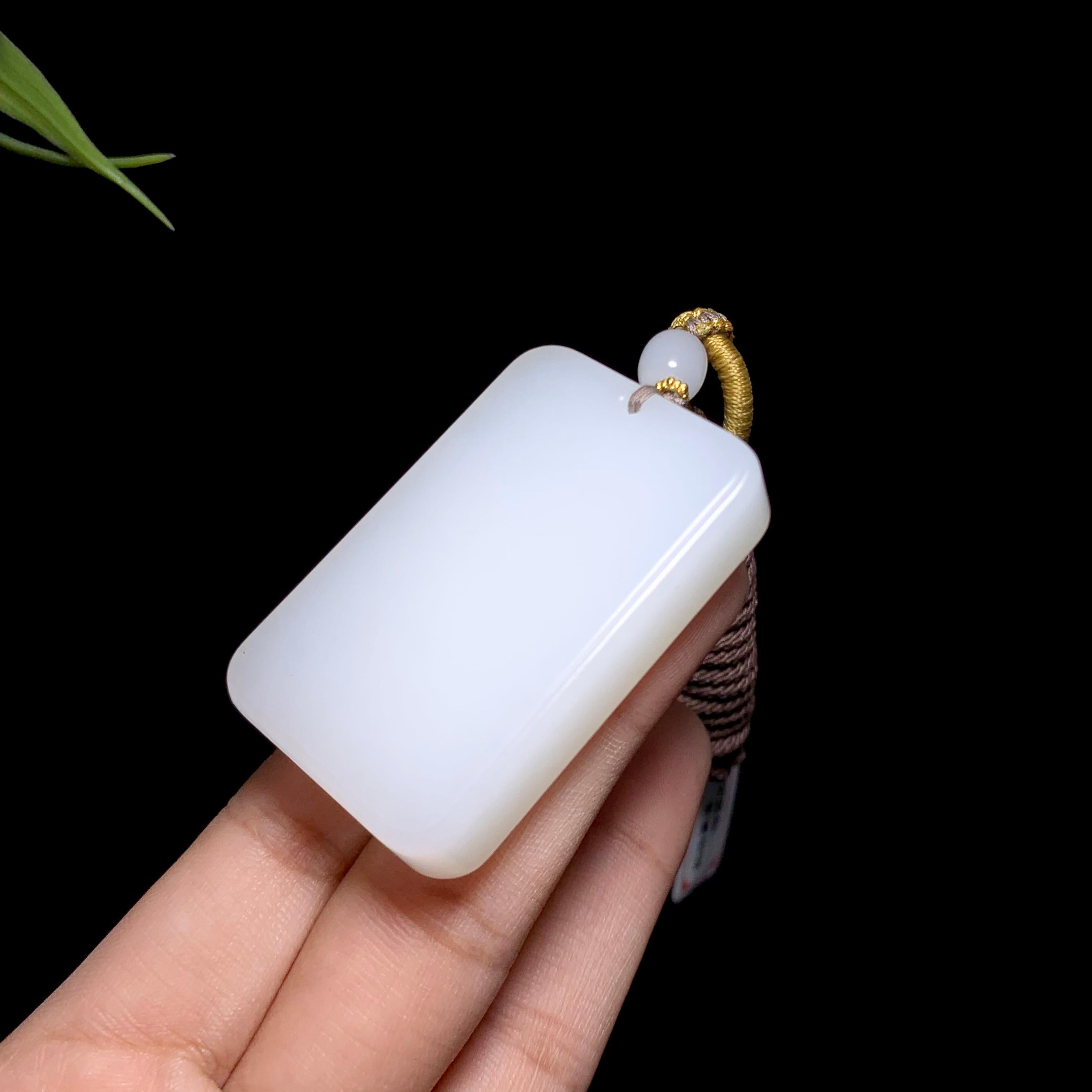 和田羊脂白玉无事牌（47.0g）
