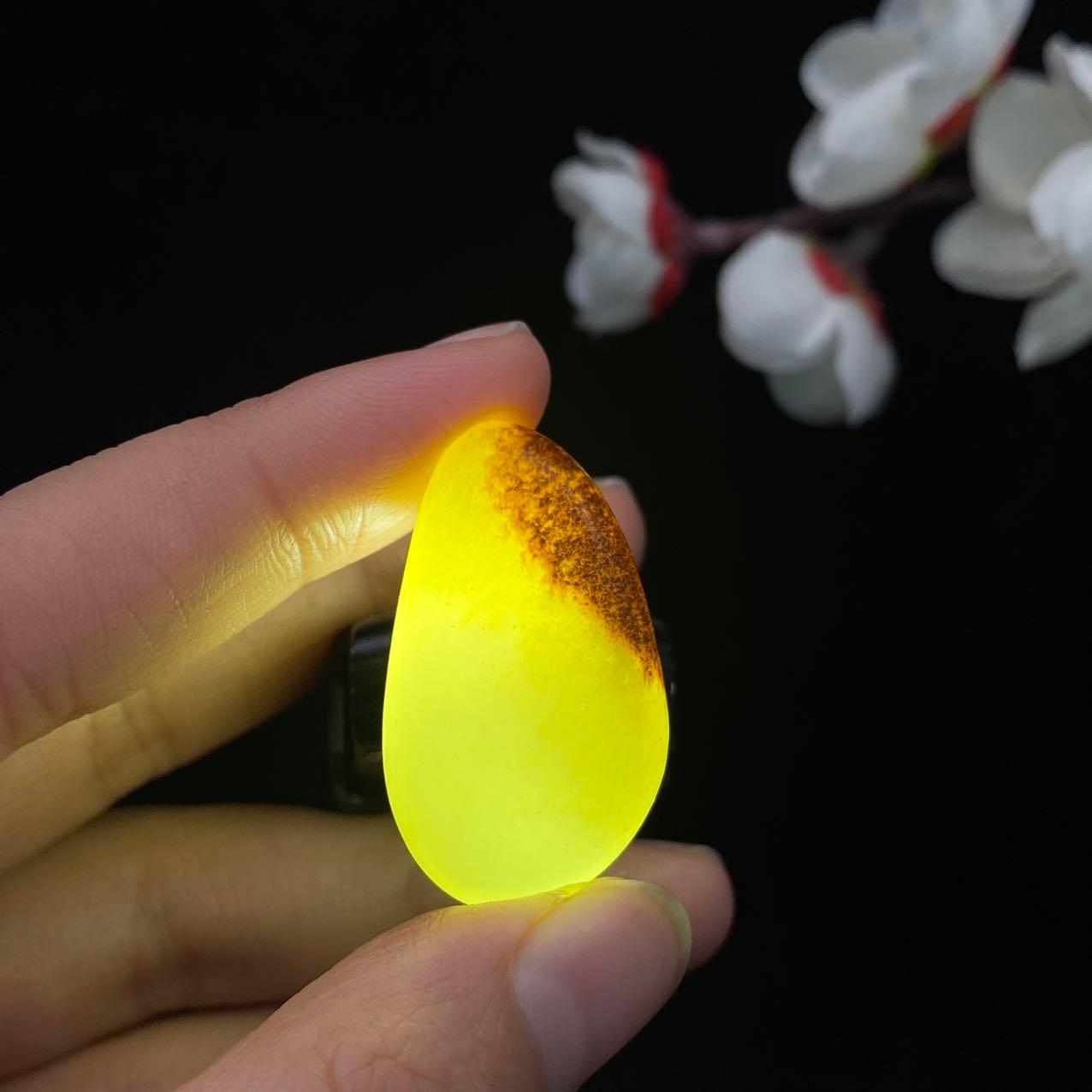 和田玉聚红皮籽料吊坠籽（13g）
