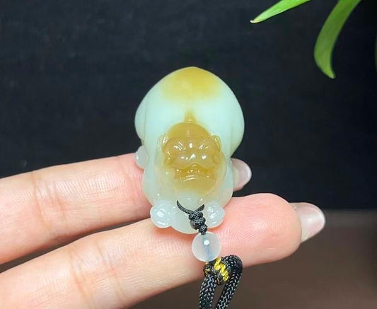 新疆和田玉且末料糖白貔貅（37.2g）