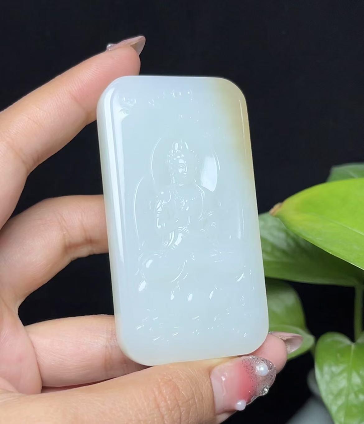 新疆且末糖羊脂玉观音牌（68.1g）