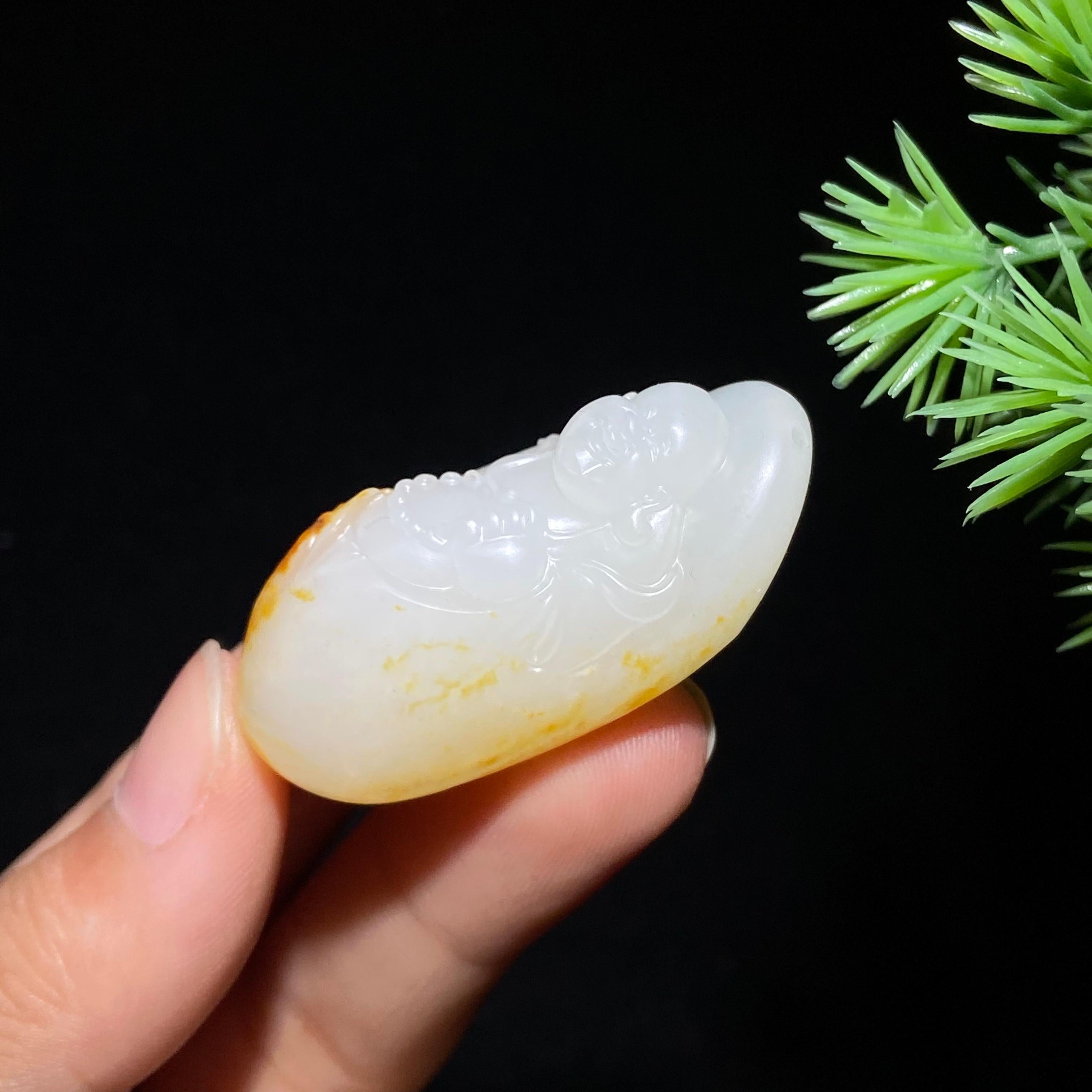 和田玉籽料佛公（24.7g）