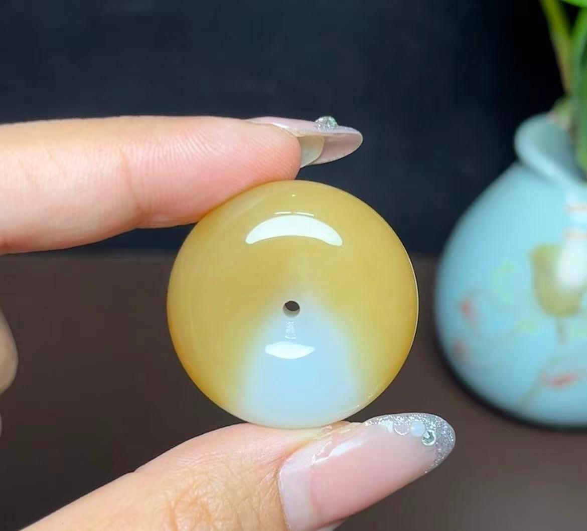 新疆和田玉且末糖白羊脂玉平安扣（24.7g）