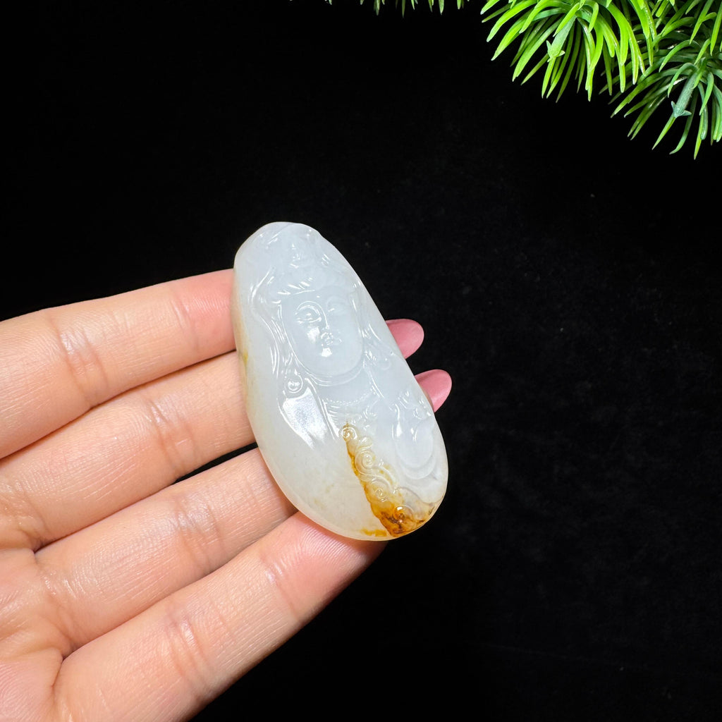和田玉籽料撒金皮观音（48.3g）