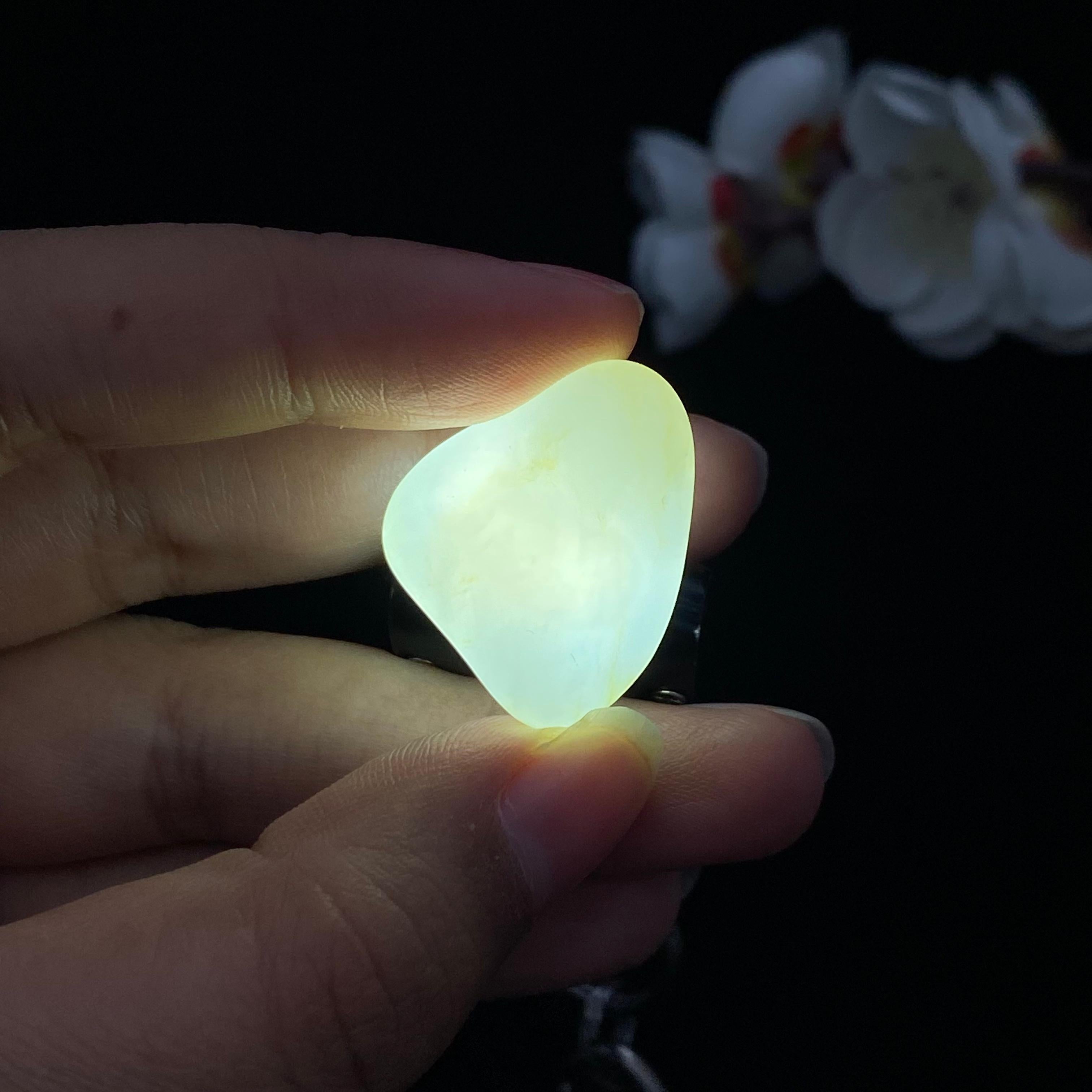 和田玉白玉籽料（8.1g）