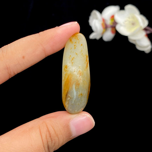 和田玉聚红皮青花底籽料挂件（23.3g）