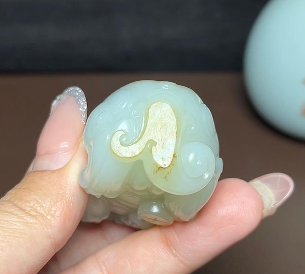 新疆和田玉籽料貔貅手把件（88.2g）