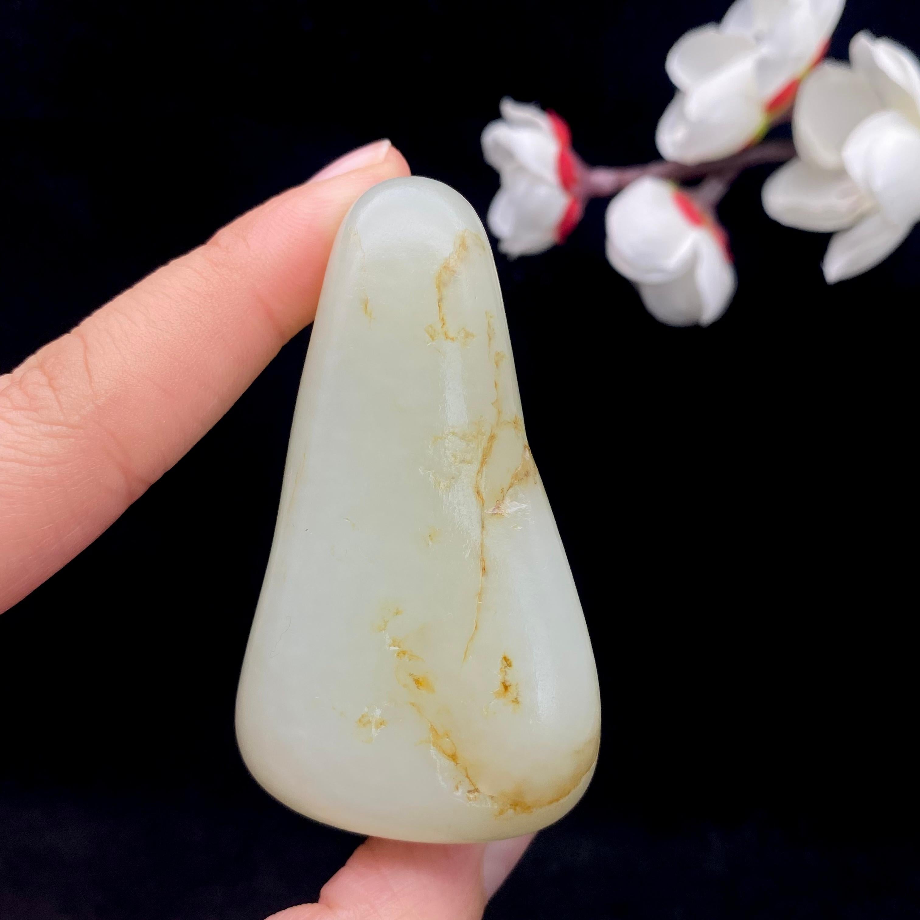 和田玉青白玉籽料原石（138.2g）