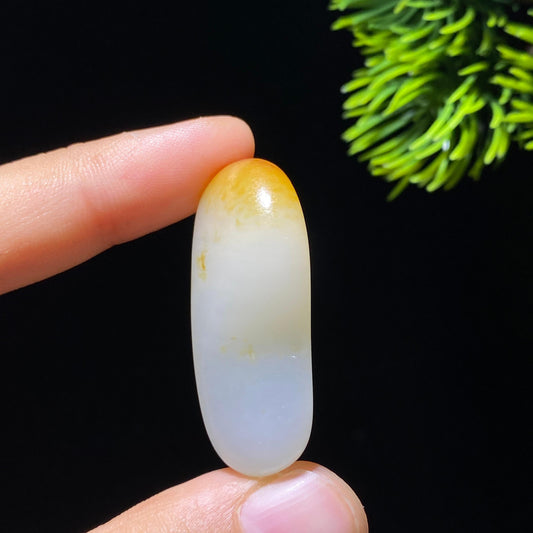 和田玉白玉聚黄皮籽料原石（16g）