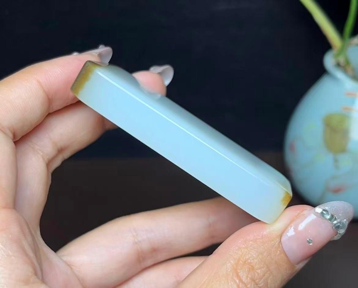 和田羊脂天地一口糖平安无事牌（72.1g）