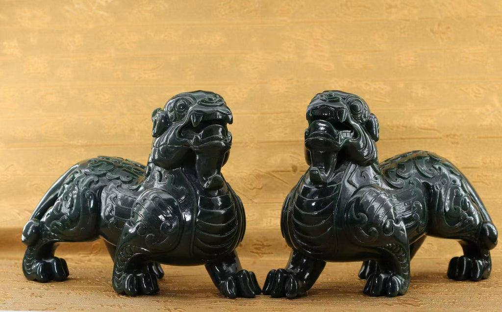 和田玉籽料黑青貔貅摆件（2650g）