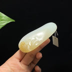 高品质新疆且末糖白玉连年有余手把件（114.8g）