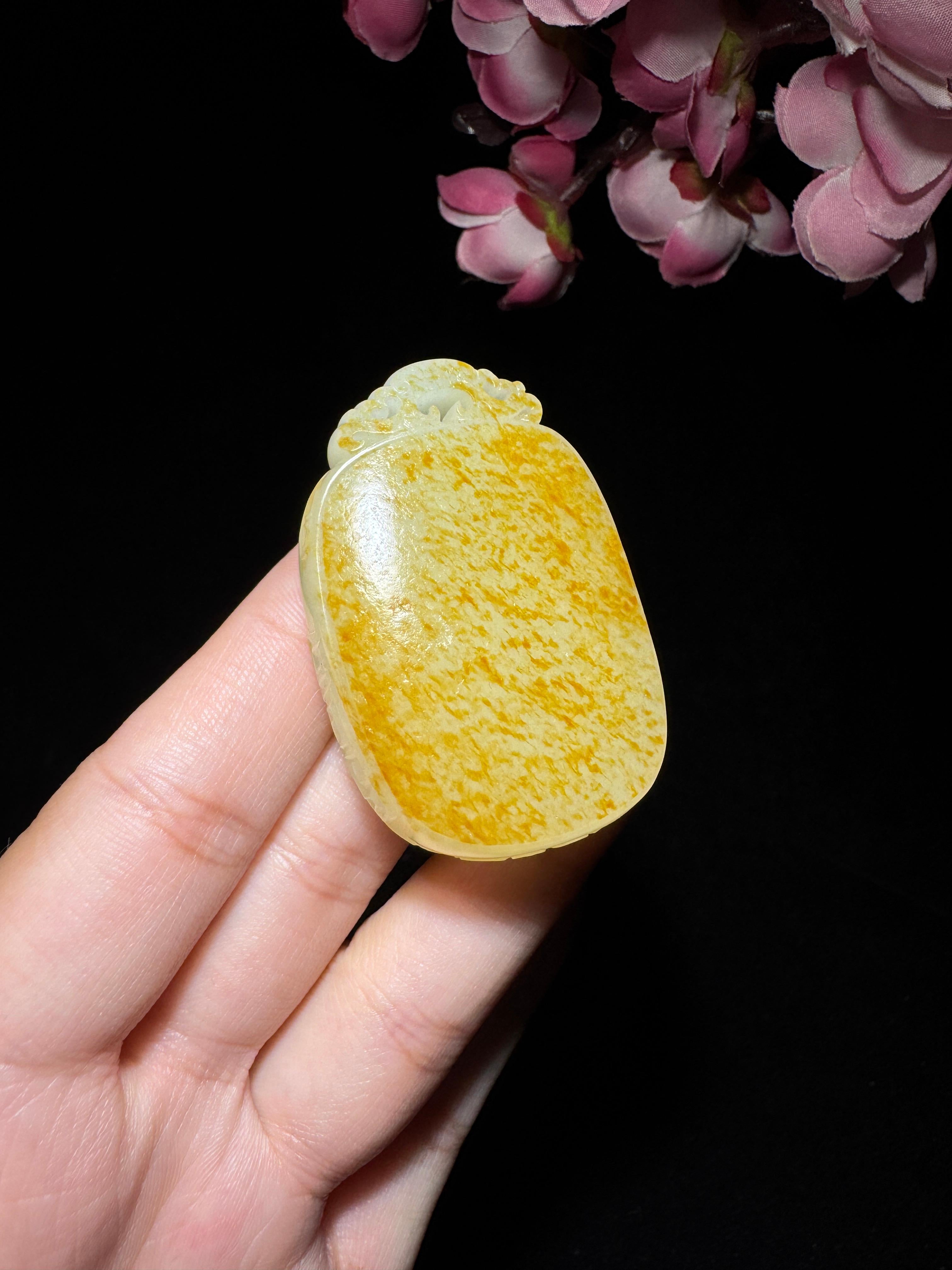和田玉籽料满皮回纹仿古牌（43.6g）