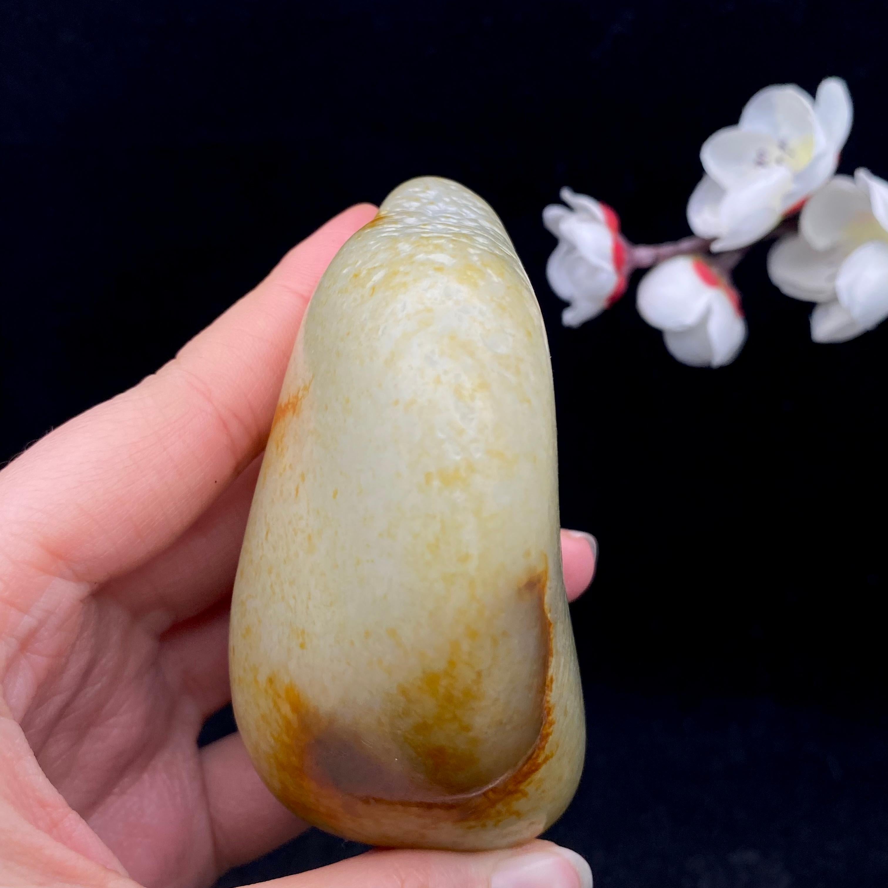 和田玉满洒金皮籽料手把件（283.8g）