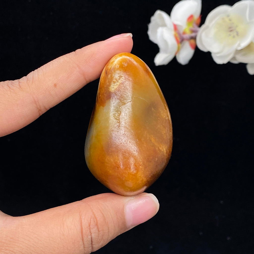 和田玉黄沁皮籽料手把件（116.8g）
