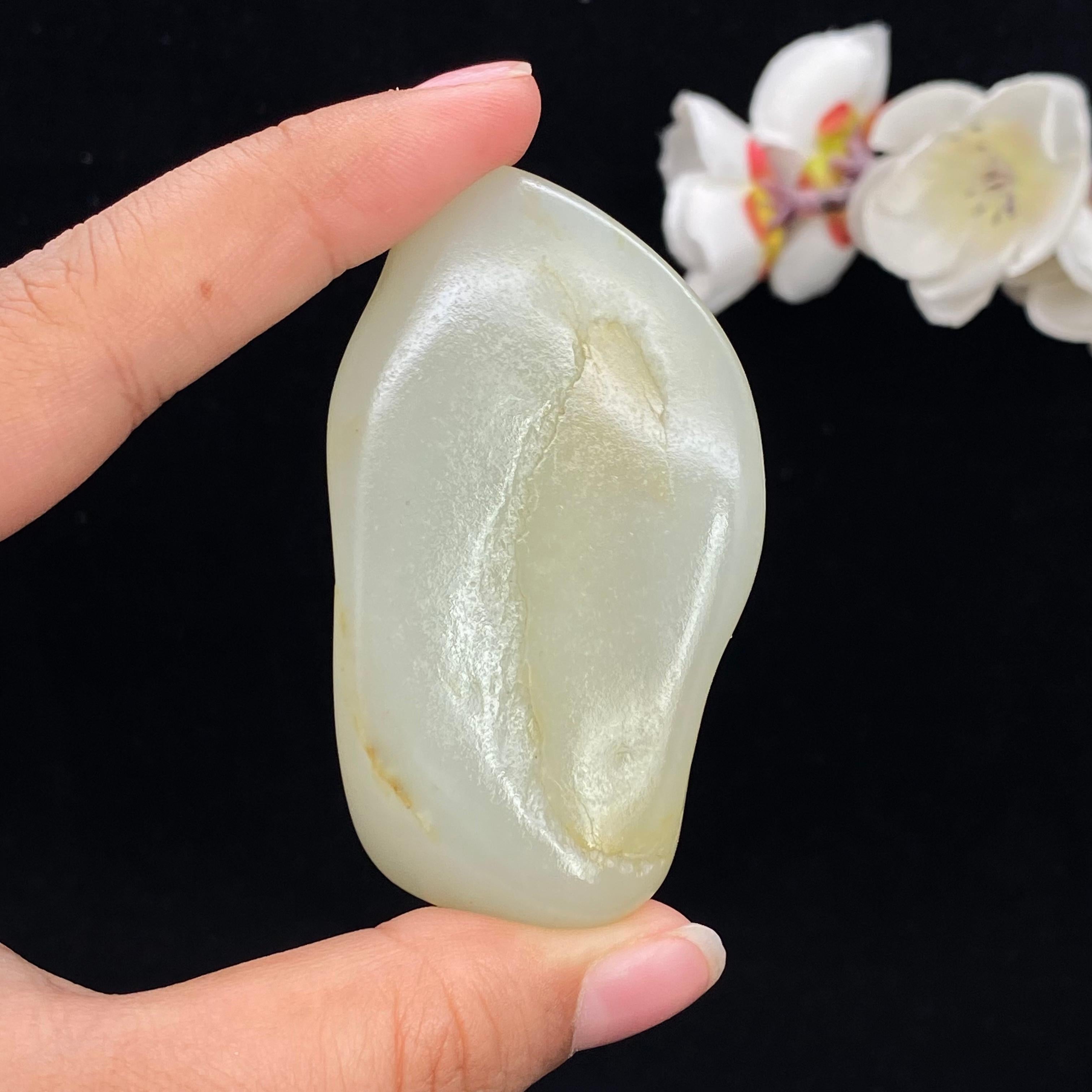 和田玉青白玉籽料手把件（75g）